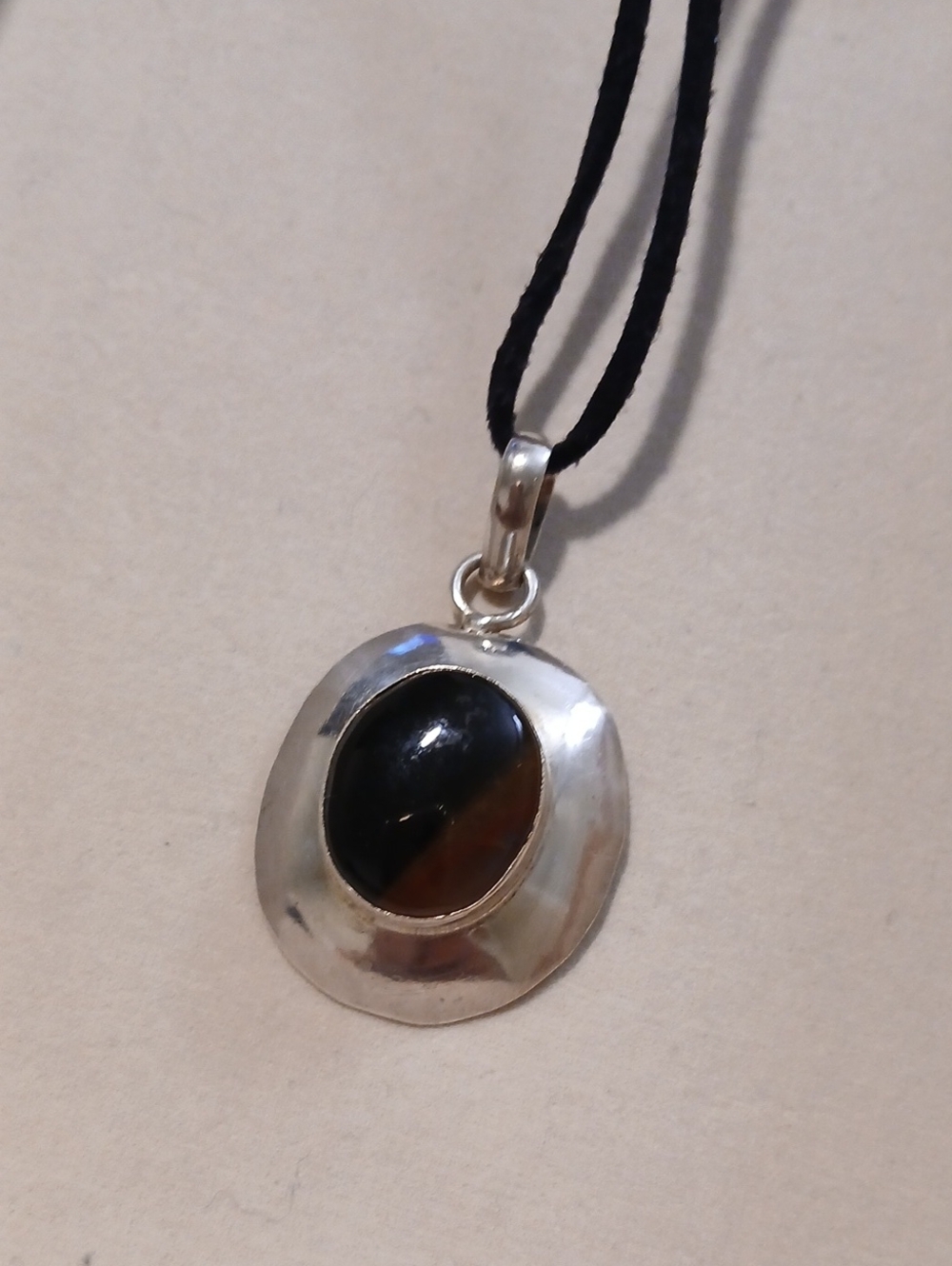 Classic 925 Silver Pendant Necklace with Black And Brown Oval Stone